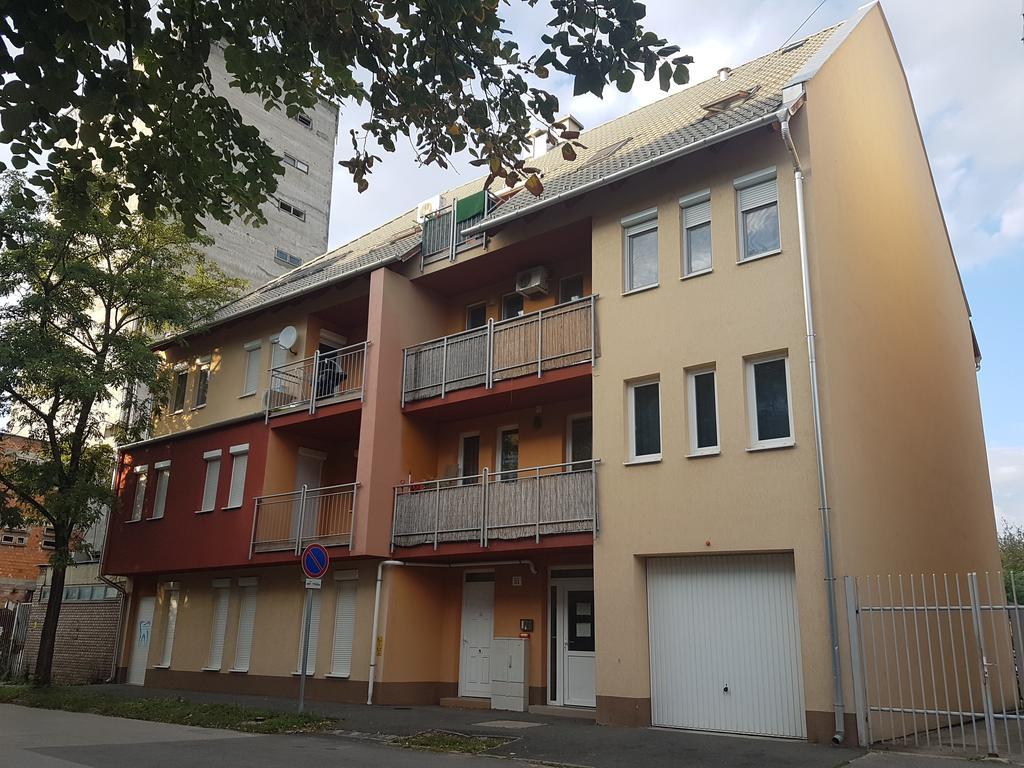 Hetvezer Penthouse Apartments Сегед Екстер'єр фото